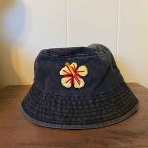 HIBISCUS BUCKET HAT Hand-embroidered Hawaii